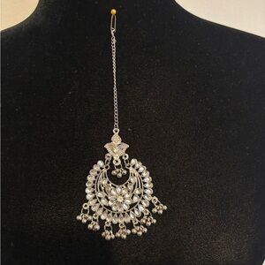 Elegant Silver head tikka